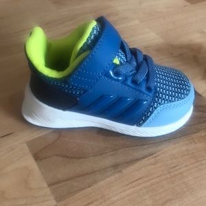 Adidas infant/toddler tennis shoes